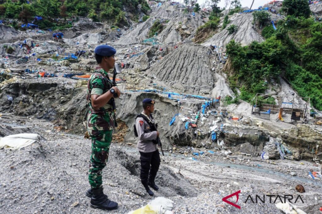 antarafoto-penambangan-emas-ilegal-gunung-botak-281118-riv-7